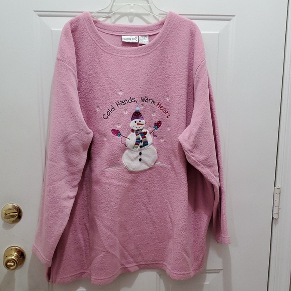 Cozy women's plus sizesweatshirt w/ snowman - Picture 1 of 5